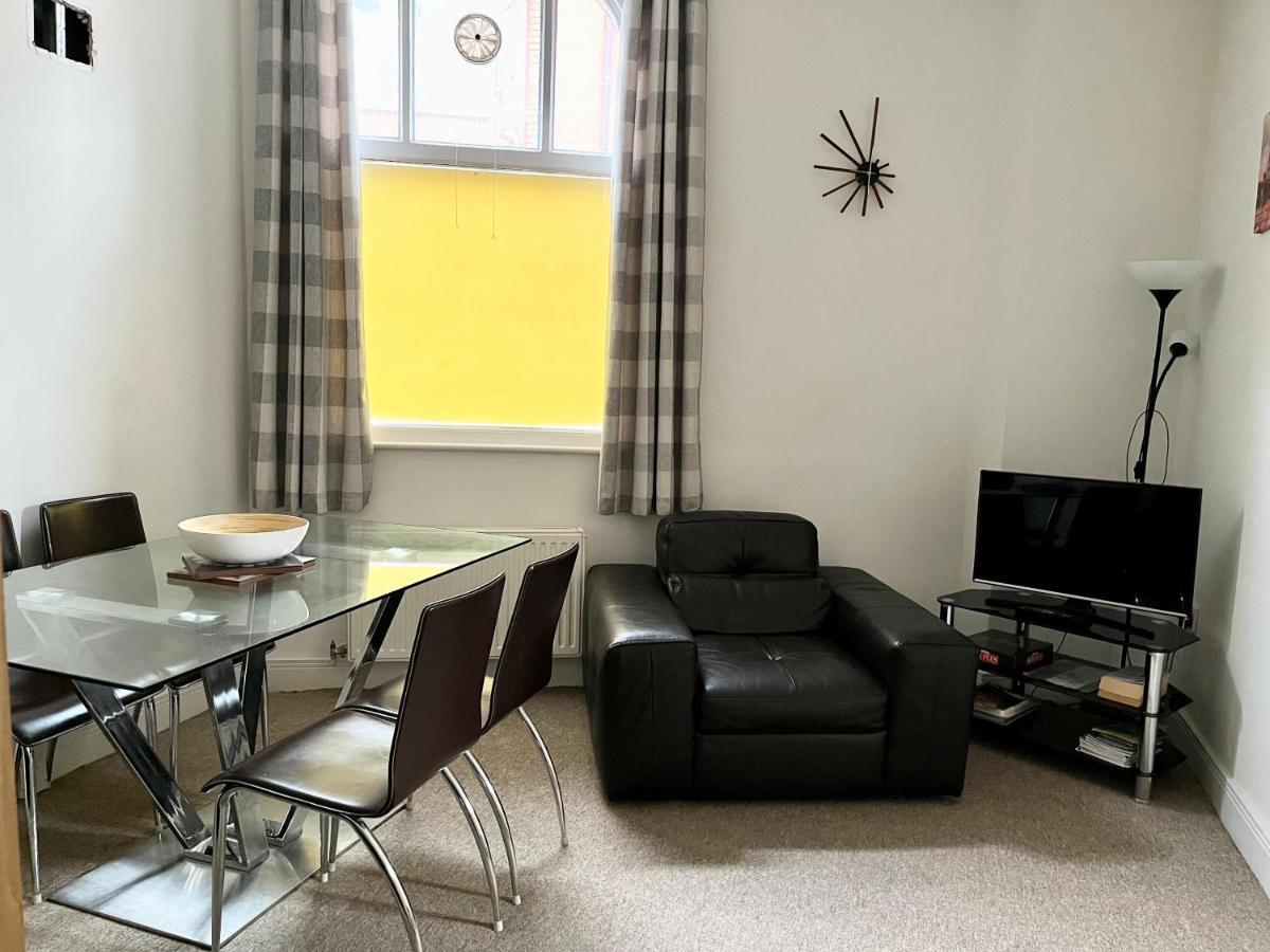 Ambrose Apartments Cheltenham Eksteriør billede