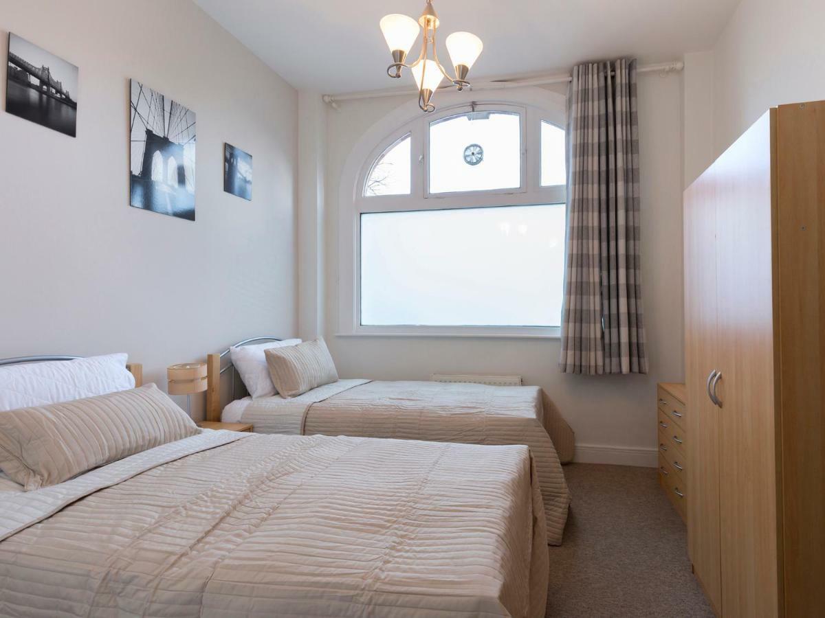 Ambrose Apartments Cheltenham Eksteriør billede